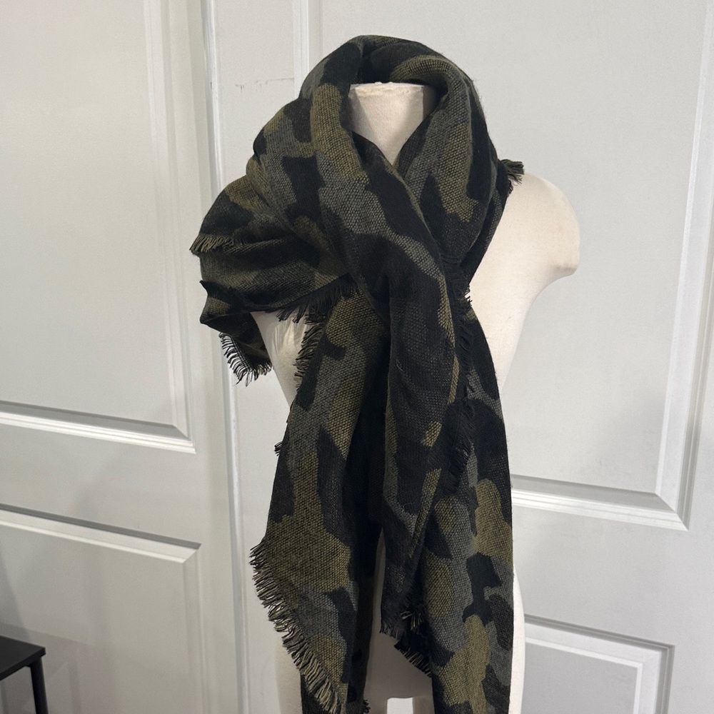 Anthropologie Black and Green Patterned Scarf